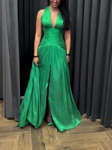 Emerald green plunging - emerald,