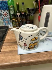 Petra  Tilly Street Life Tea Pot