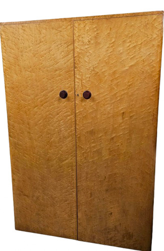 Art deco wardrobe presented - deco, in