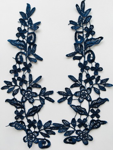 Pair floral motif lace - pair,