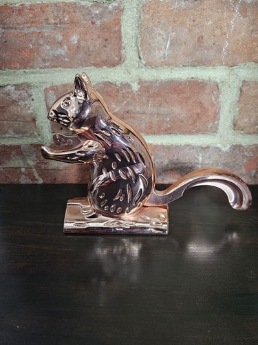 Anthropologie metal squirrel - metal,