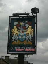 PHOTO  BUTCHERS ARMS SIGN