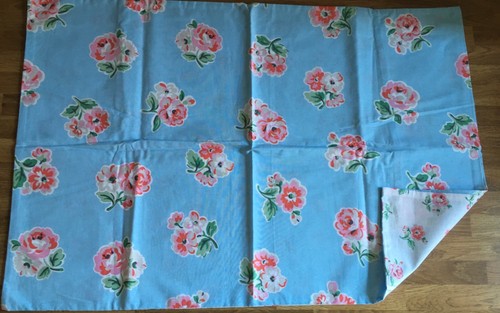 Reversible pillowcase cath - 1,