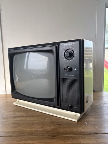 Hitachi vintage portable - hitachi, tv