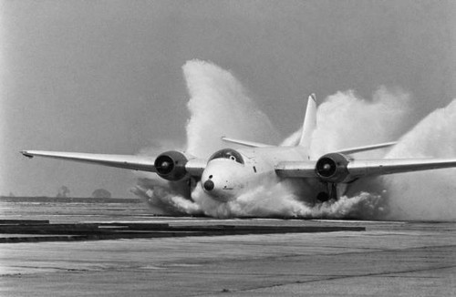 English electric canberra - english,