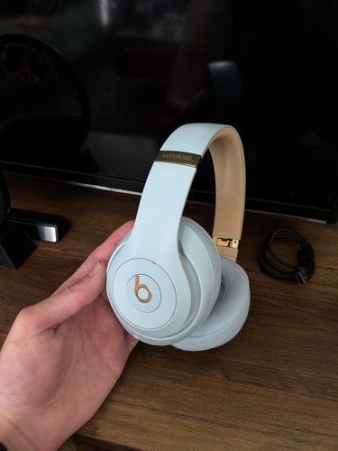 Beats dre studio3 - by,