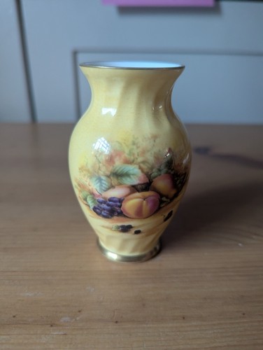 Aynsley orchard gold vase - aynsley,