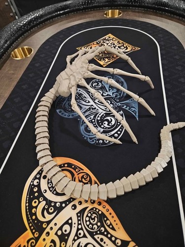 Alien facehugger life size - facehugger,