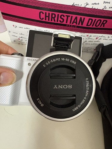 Sony alpha a5000 mirrorless - alpha,
