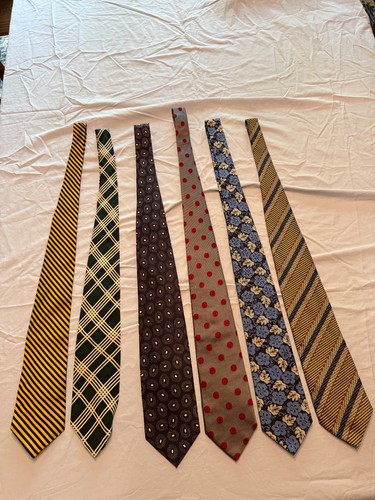 Lot designer silk neck - of,