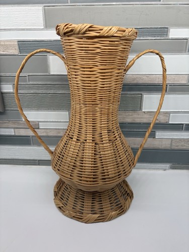 Vintage wicker ratttan mid - vintage,