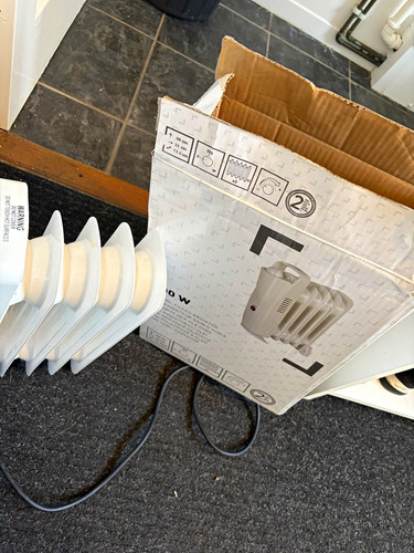 Portable oil filled radiator - filled,