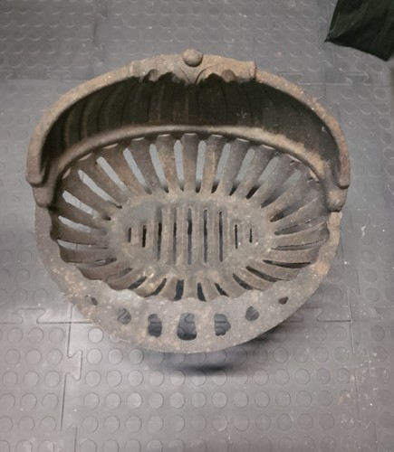 Vintage cast iron fire - fire, basket
