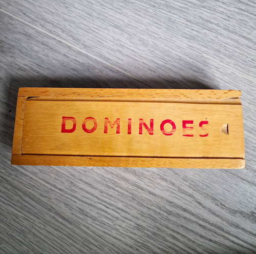 Dominoes complete tile game - dominoes,