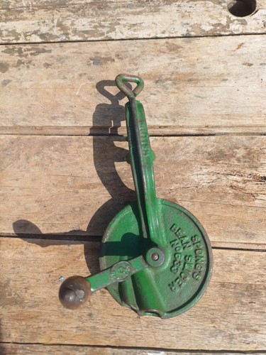 Antique cast iron spong been - antique,