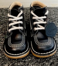 BOYS / GIRLS NAVY KICKERS BOOTS  SIZE Uk 8.5 EUR 26 slight scratches 2 front 