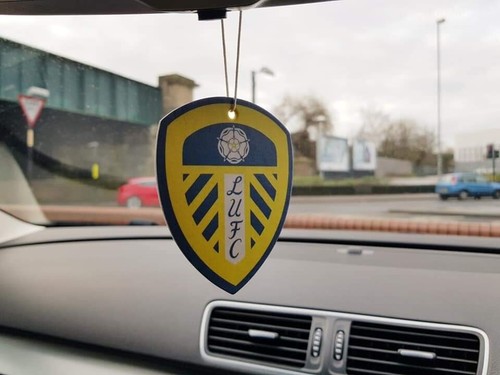Official leeds united crest - leeds,