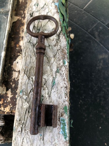 Antique cast iron - antique, key