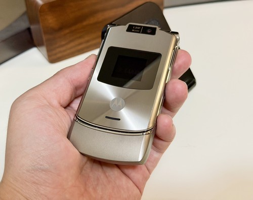 Motorola razr v3xx retro - motorola,