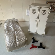 Vintage Pedigree Sindy Doll Wardrobe and Bed 1970s