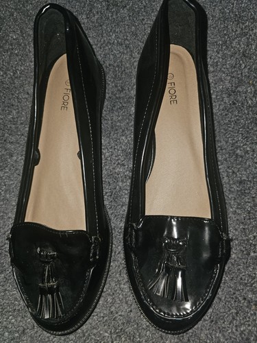 Women size black patented - black,
