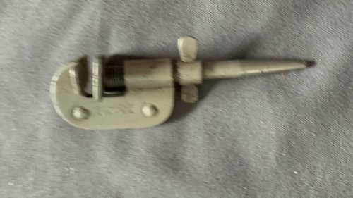 Vintage hippo clip bass - vintage, clip-on