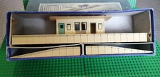 Hornby Dublo D1 Island Platform  OO Gauge Boxed .
