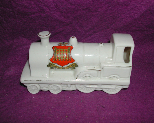 Carlton crested china - crested,