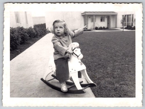 Vtg snapshot cute toddler - vtg, b&w