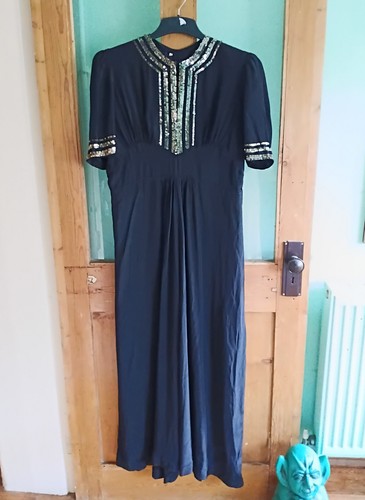 True vintage c1930s - 40s, black