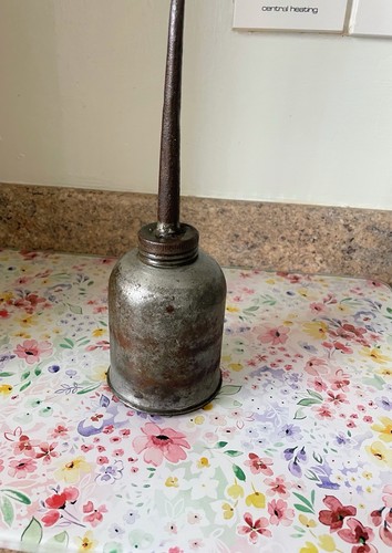 Antique oiler 109 engraved - antique, no