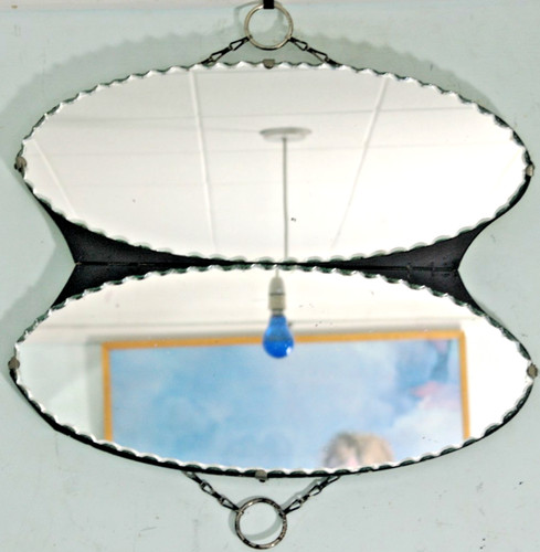 Unusual inverted twin - r)(t,