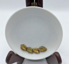 Vtg White Gold Raised Leaf