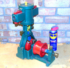 RARE H.P. CO ANTIQUE VINTAGE FLAT BELT DRIVEN VERTICAL OPEN CRANK VACUUM PUMP