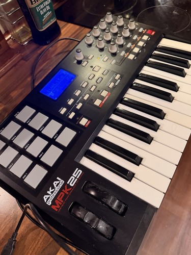 Akai mpk25 midi controller - akai,
