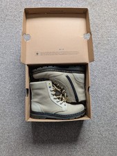BNIB Dr. Martens Combs J Boots
