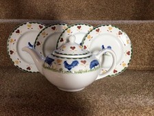 Jacks farm 2 Pint Tea Pot And 4 Tea Plates