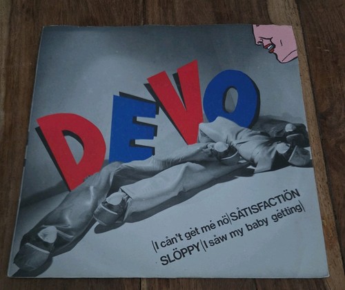 Devo - me, no)