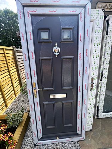 Anthracite grey composite