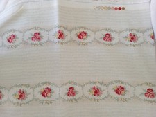 Kate forman Cameo Roses x 140cm wide, 0.70cm remnant, linen