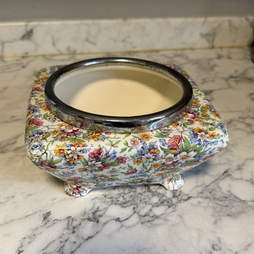 Midwinter square floral - square,