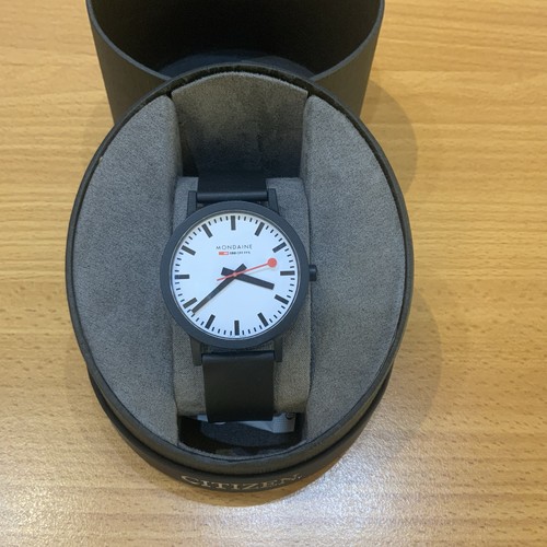 Mondaine essence swiss - mondaine,