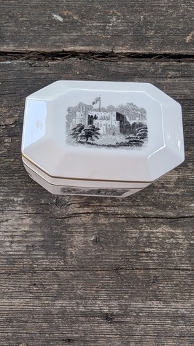 Royal worcester porcelain - royal,