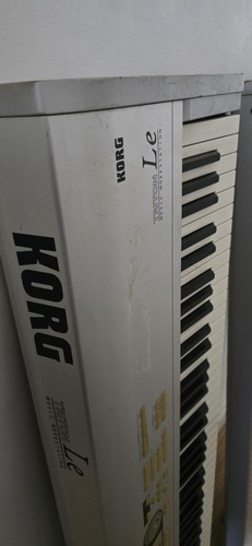 Job lot korg triton 88 - lot,