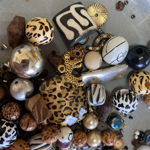 Safari animal print - print, metal