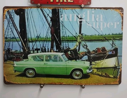 Metallic tin ford anglia - metallic,