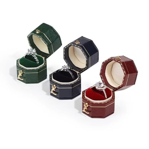 Luxury antique style ring - luxury, box
