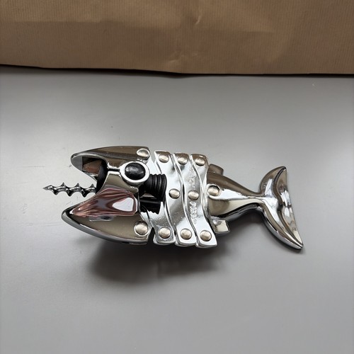 Lazy fish chrome wine - fish, bottle