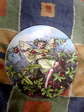 WEDGWOOD DISPLAY PLATE WHITE BRYONY FAIRY VERY PRETTY