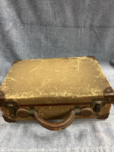 Vintage 1950s wicker suitcase - wicker,
